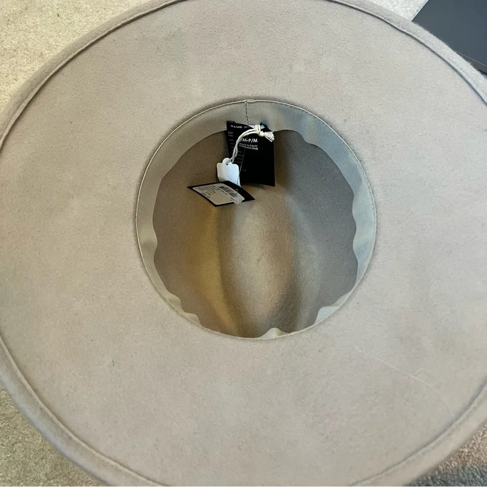 Club Monaco hat tan and cream NWT - Picture 2 of 4